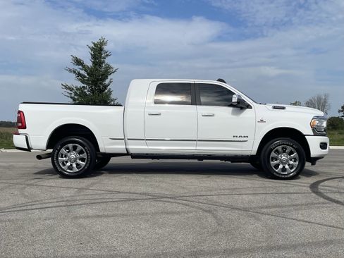 Used 2019 RAM 3500 Limited image 26