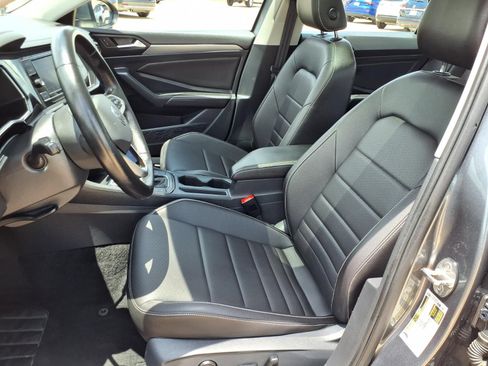 Used 2024 Volkswagen Jetta SE FWD image 22