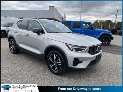 Used 2024 Volvo XC40 B5 Core