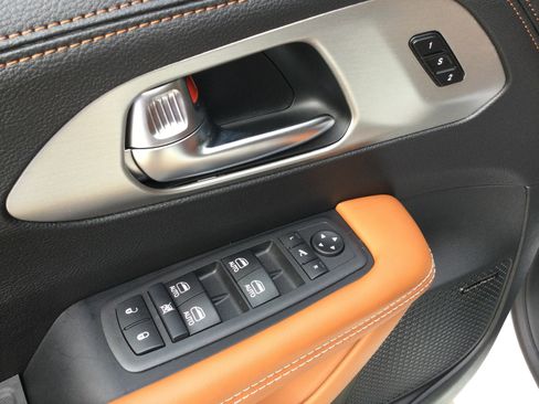 New 2026 Chrysler Pacifica Pinnacle AWD/4WD image 10