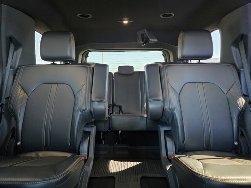 Certified 2024 Ford Expedition Platinum AWD/4WD image 12