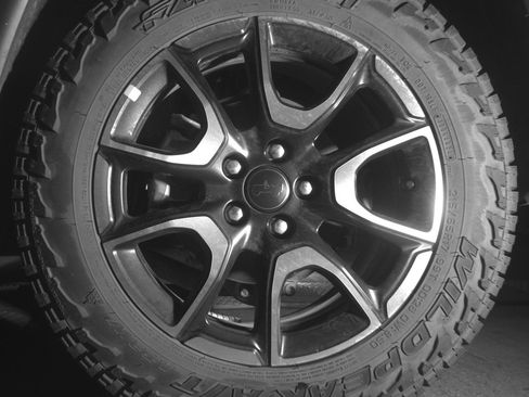 Used 2025 Jeep Compass Trailhawk image 14