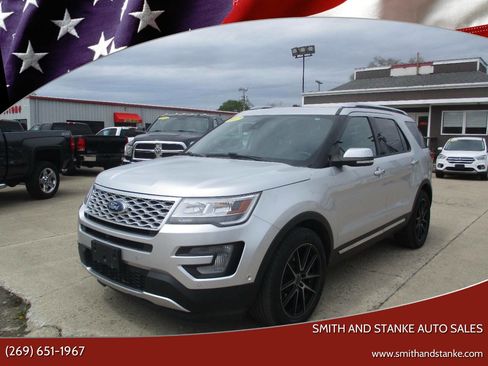 Used 2017 Ford Explorer Platinum AWD/4WD image 1