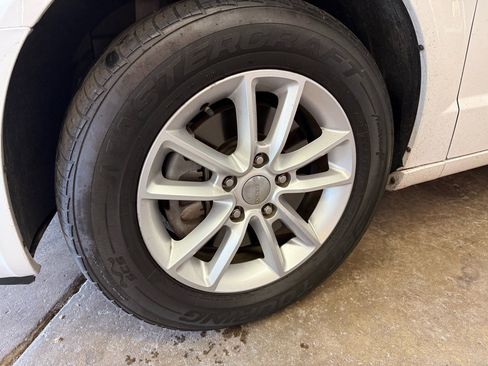 Used 2019 Dodge Grand Caravan SXT image 9