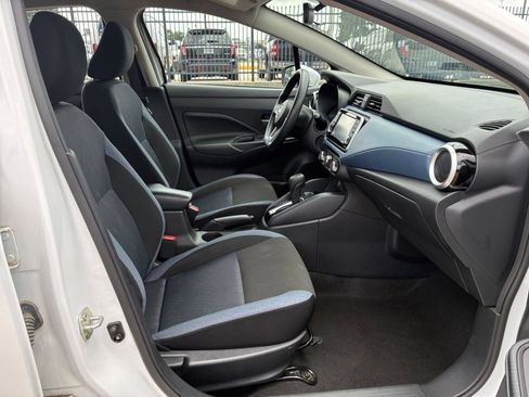 Used 2025 Nissan Versa SV FWD image 29