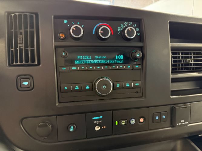 Used 2025 Chevrolet Express 3500 LT w/ LT Preferred Equipment Group RWD image 15