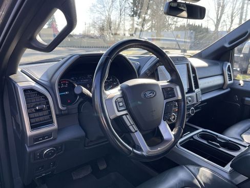 Used 2022 Ford F250 Platinum image 10