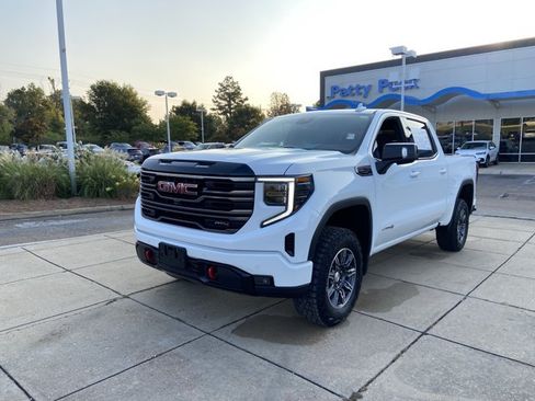 Used 2025 GMC Sierra 1500 AT4 AWD/4WD image 4