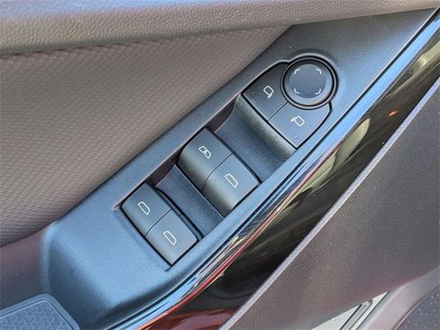 New 2026 Chevrolet Equinox LT w/ Convenience Package II image 13