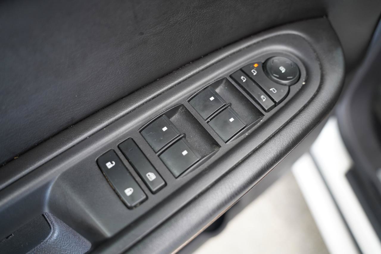 Used 2013 GMC Acadia Denali FWD image 27