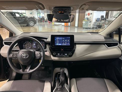 Used 2025 Toyota Corolla LE image 15