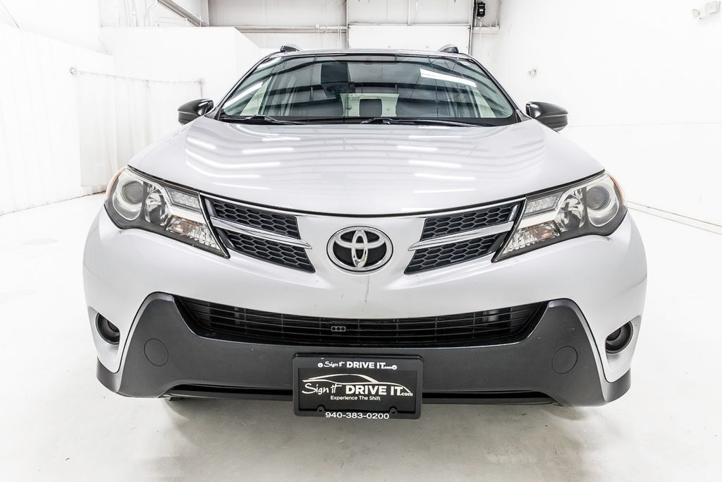 Used 2014 Toyota RAV4 LE FWD image 11