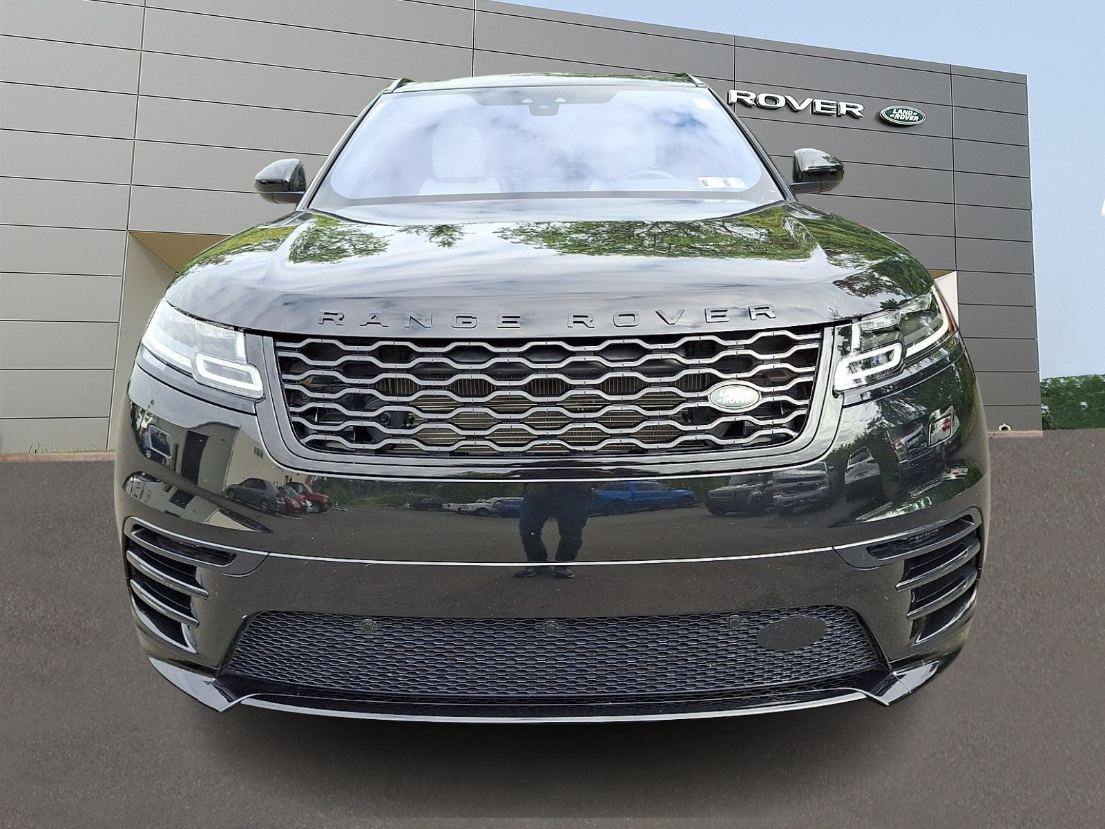 Used 2019 Land Rover Range Rover Velar R-Dynamic SE AWD/4WD image 8