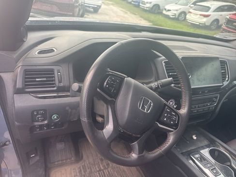 Used 2025 Honda Ridgeline Black Edition image 7