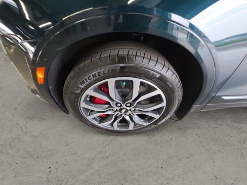 Used 2025 Cadillac XT5 Sportv w/ Technology Package AWD/4WD image 9