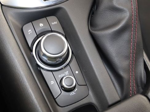 Used 2019 MAZDA MX-5 Miata RF Grand Touring RWD image 32
