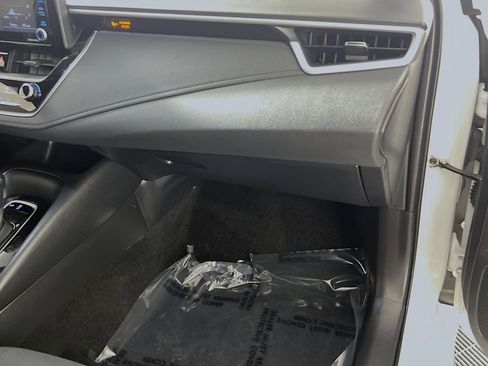 Used 2022 Toyota Corolla SE FWD image 35