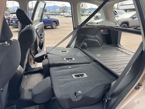 Used 2014 Subaru Forester 2.5i AWD/4WD image 16