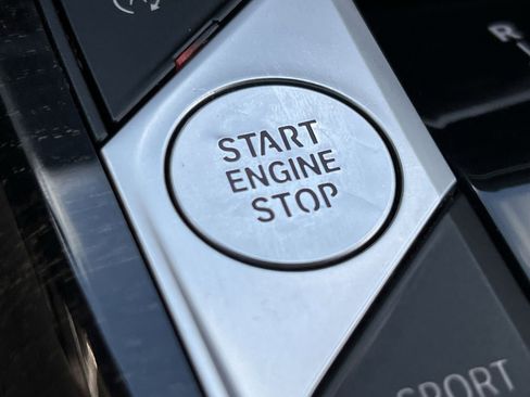 Used 2023 BMW 330i xDrive Sedan w/ Premium Package image 30