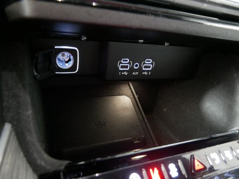 Used 2023 Jeep Wagoneer L Series II AWD/4WD image 31