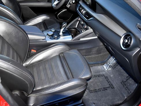 Used 2018 Alfa Romeo Stelvio Ti Sport image 33