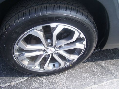 Used 2019 GMC Terrain SLT w/ Preferred Package FWD image 3