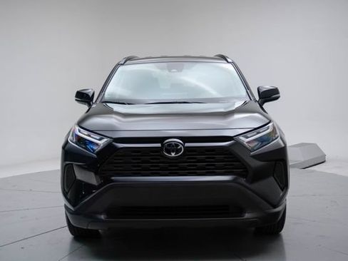 Used 2025 Toyota RAV4 XLE AWD/4WD image 17