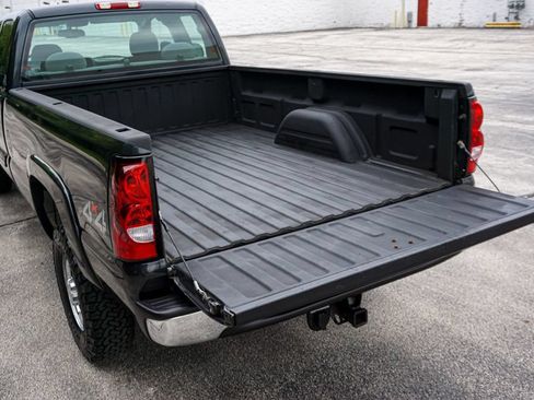 Used 2004 Chevrolet Silverado 2500 LS AWD/4WD image 34