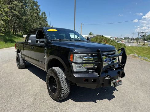 Used 2019 Ford F350 Lariat w/ Lariat Ultimate Package AWD/4WD image 3