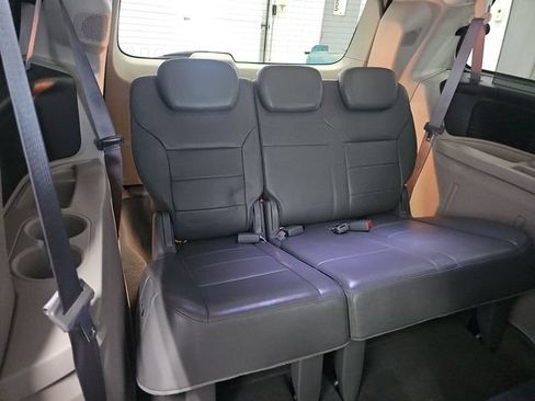 Used 2009 Volkswagen Routan SEL Premium FWD image 35