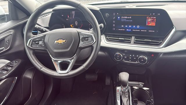 Used 2025 Chevrolet Trax LT w/ LT Convenience Package FWD image 27
