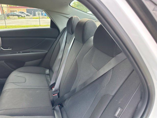 Used 2024 Hyundai Elantra SE FWD image 16