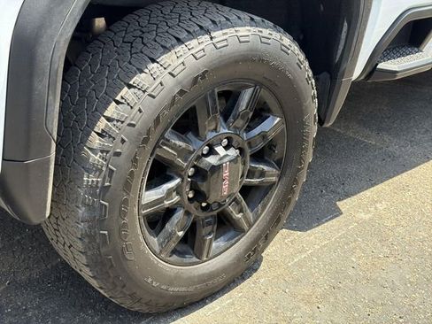 Used 2025 GMC Sierra 2500 AT4 AWD/4WD image 5