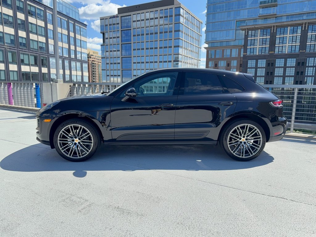 Certified 2026 Porsche Macan AWD/4WD image 2