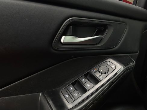Used 2025 Nissan Rogue SV FWD image 21