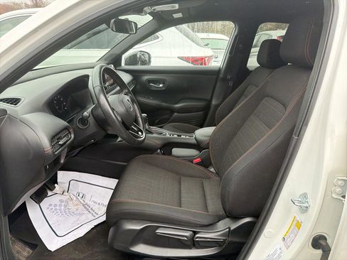 Used 2023 Honda HR-V Sport image 18