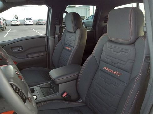 Used 2025 Nissan Frontier PRO-4X w/ Pro Convenience Package image 11