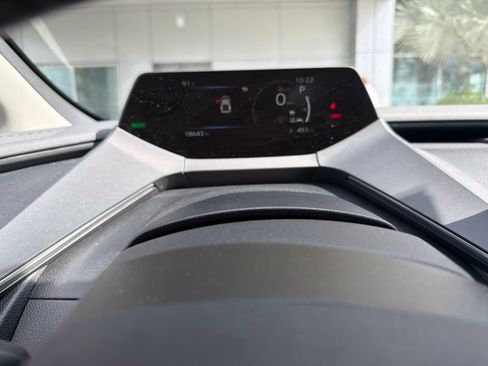 Used 2024 Toyota Prius XLE FWD image 8