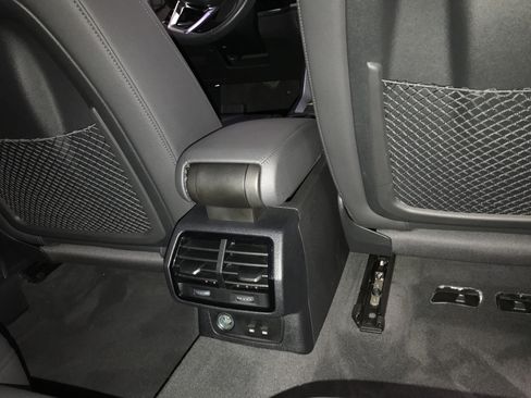 Used 2023 Audi Q3 2.0T Premium Plus image 10