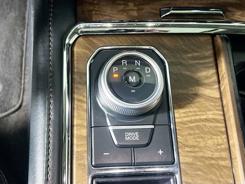 Used 2021 Ford Expedition Platinum image 25