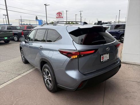 Certified 2024 Toyota Highlander XLE AWD/4WD image 6