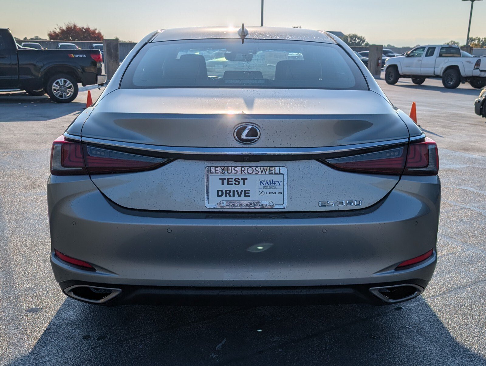 Used 2021 Lexus ES 350 w/ Premium Package FWD image 4