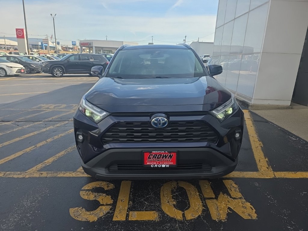 Used 2022 Toyota RAV4 XLE Premium AWD/4WD image 10