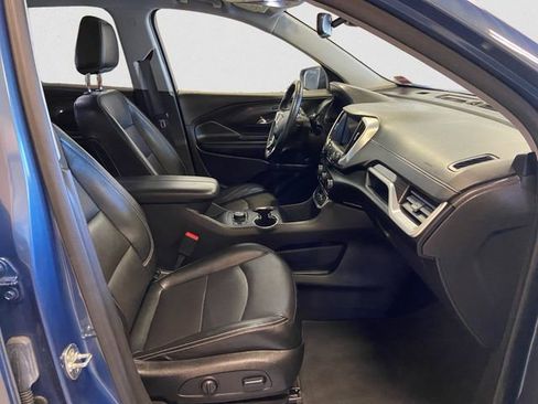 Used 2024 GMC Terrain SLT image 16