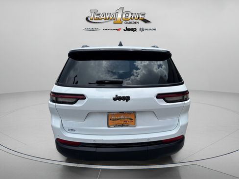 Used 2023 Jeep Grand Cherokee L Laredo RWD image 7
