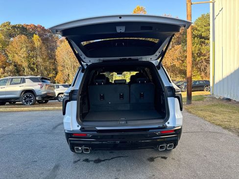New 2026 Chevrolet Traverse High Country FWD image 35
