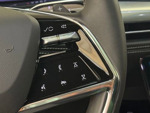 Certified 2025 Cadillac Escalade ESV Sport image 19