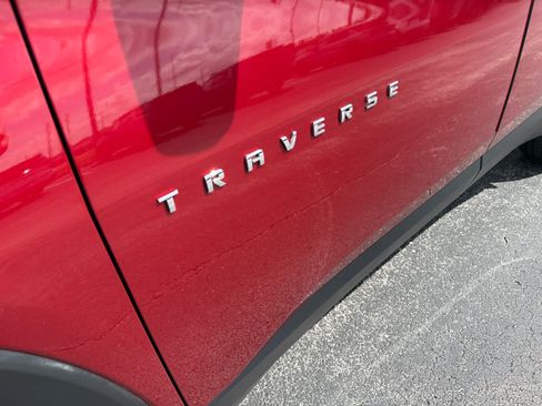 Used 2018 Chevrolet Traverse LT FWD image 23