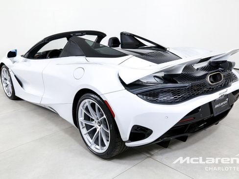 New 2027 McLaren 750S Spider image 8