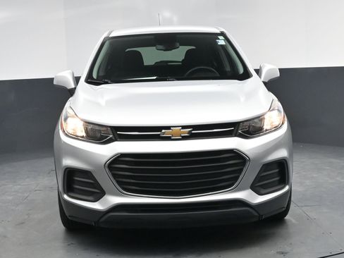 Used 2020 Chevrolet Trax LS w/ Tint and Cruise Package image 11